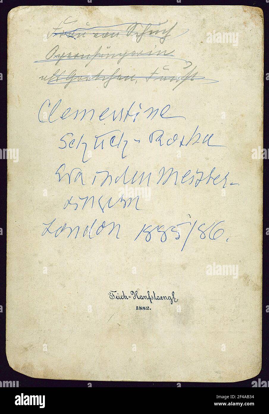 Retro della fotografia Clementine Skin Prospace (1850-1932, soprano) come Margarete (Gretchen) in 'Faust' di Charles Gounod. Hoodtheater Dresden, 1882. La fotografia (Cabinet, carta albumina su cartone con stampa da studio e termini successivi verso) dell'Atelier Teich-Hemfstaengl, Dresda, denota 1882. CA 16 x 10.9 cm. Dresda: Slub mscr.dresd.app.schuch, caps. 7 Foto Stock