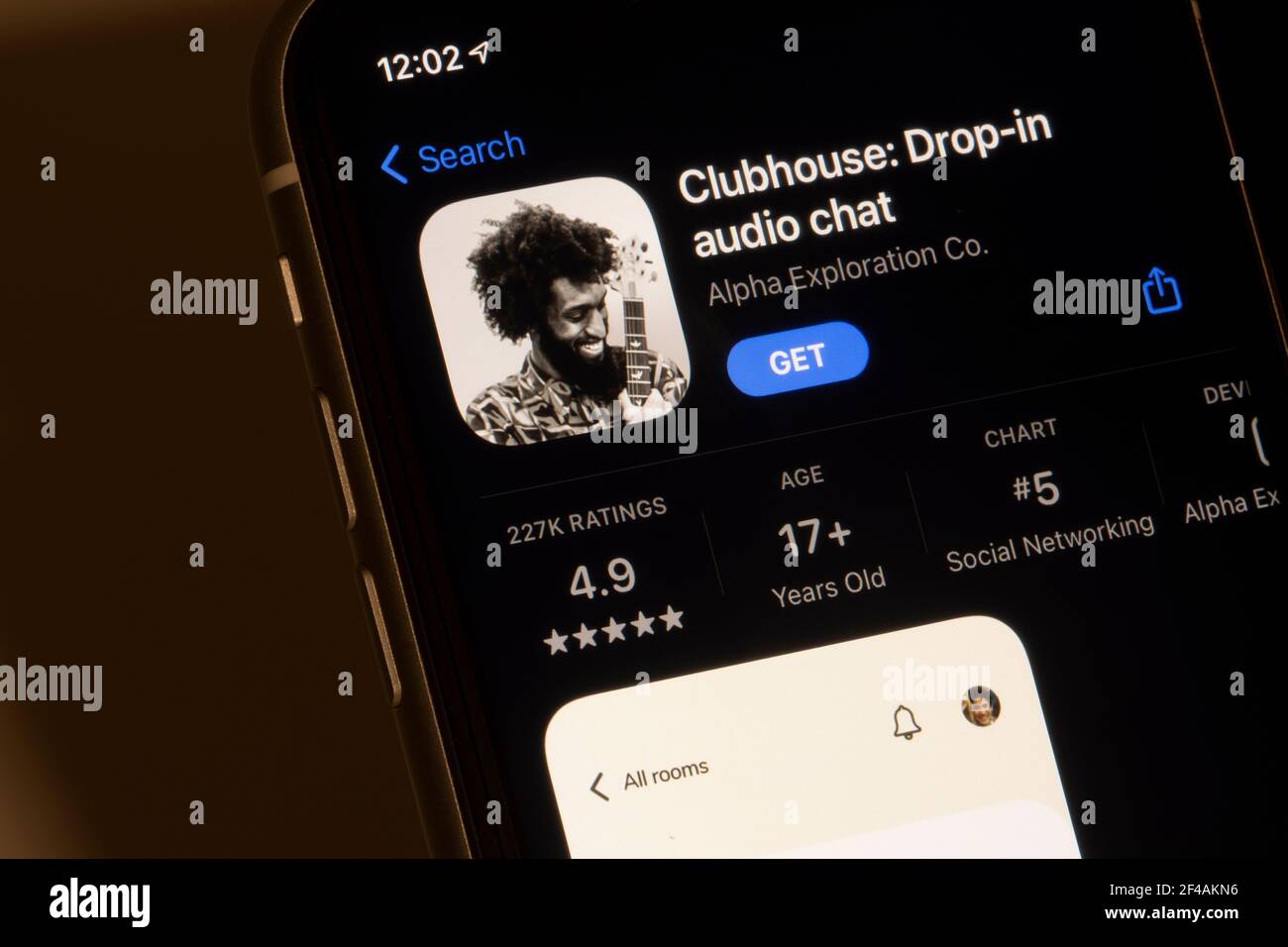 L'icona dell'app Clubhouse viene visualizzata sull'App Store su un iPhone il 5 febbraio 2021. Clubhouse è un'applicazione di social networking audio-chat solo su invito. Foto Stock