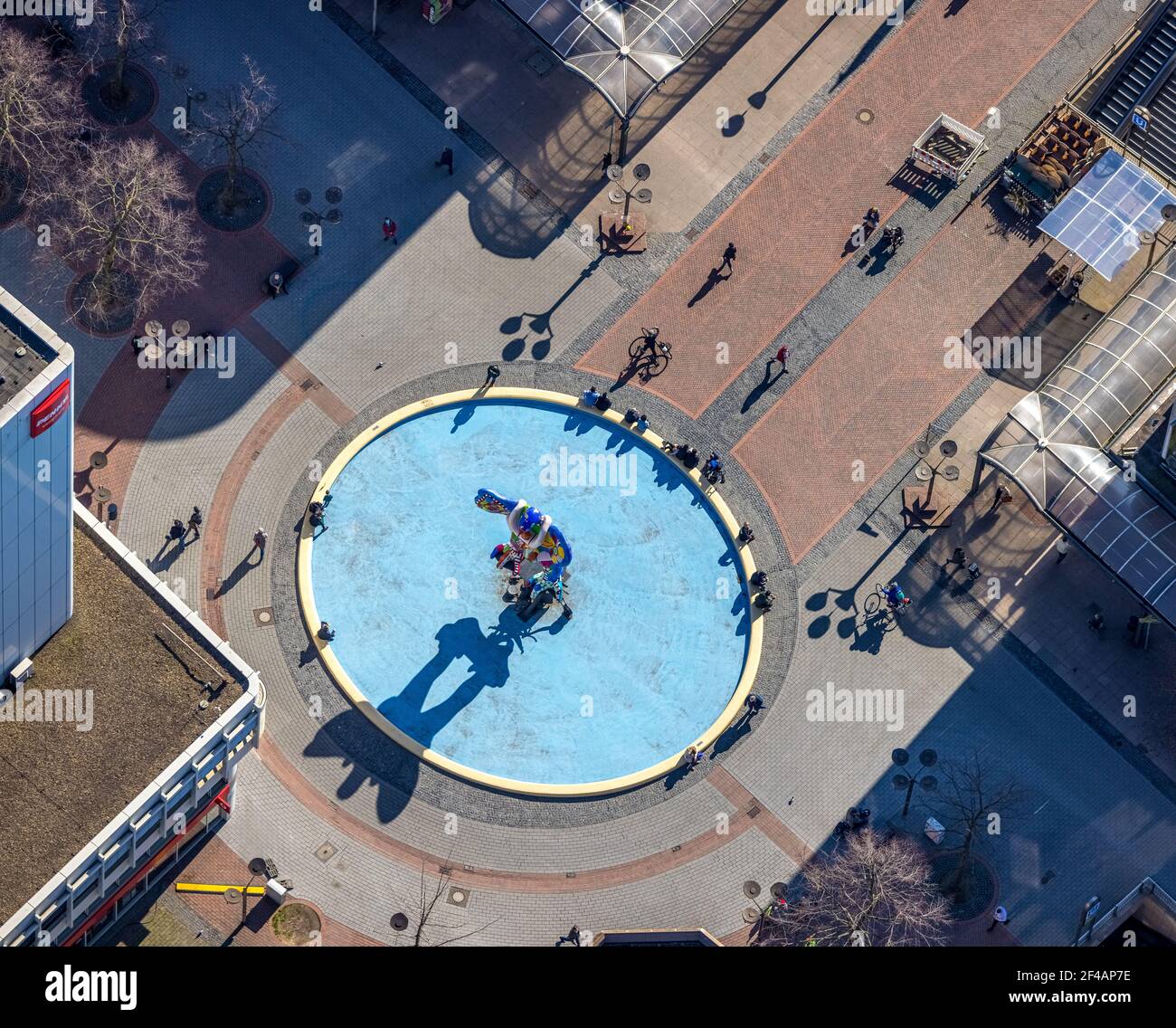 Fotografia aerea, , scultura Lifesaver nella zona pedonale Königstraße, Città Vecchia, Duisburg, Ruhr Area, Nord Reno-Westfalia, Germania, DE, Europen Foto Stock
