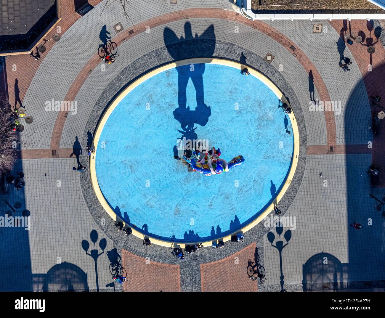 Fotografia aerea, , scultura Lifesaver nella zona pedonale Königstraße, Città Vecchia, Duisburg, Ruhr Area, Nord Reno-Westfalia, Germania, DE, Europen Foto Stock