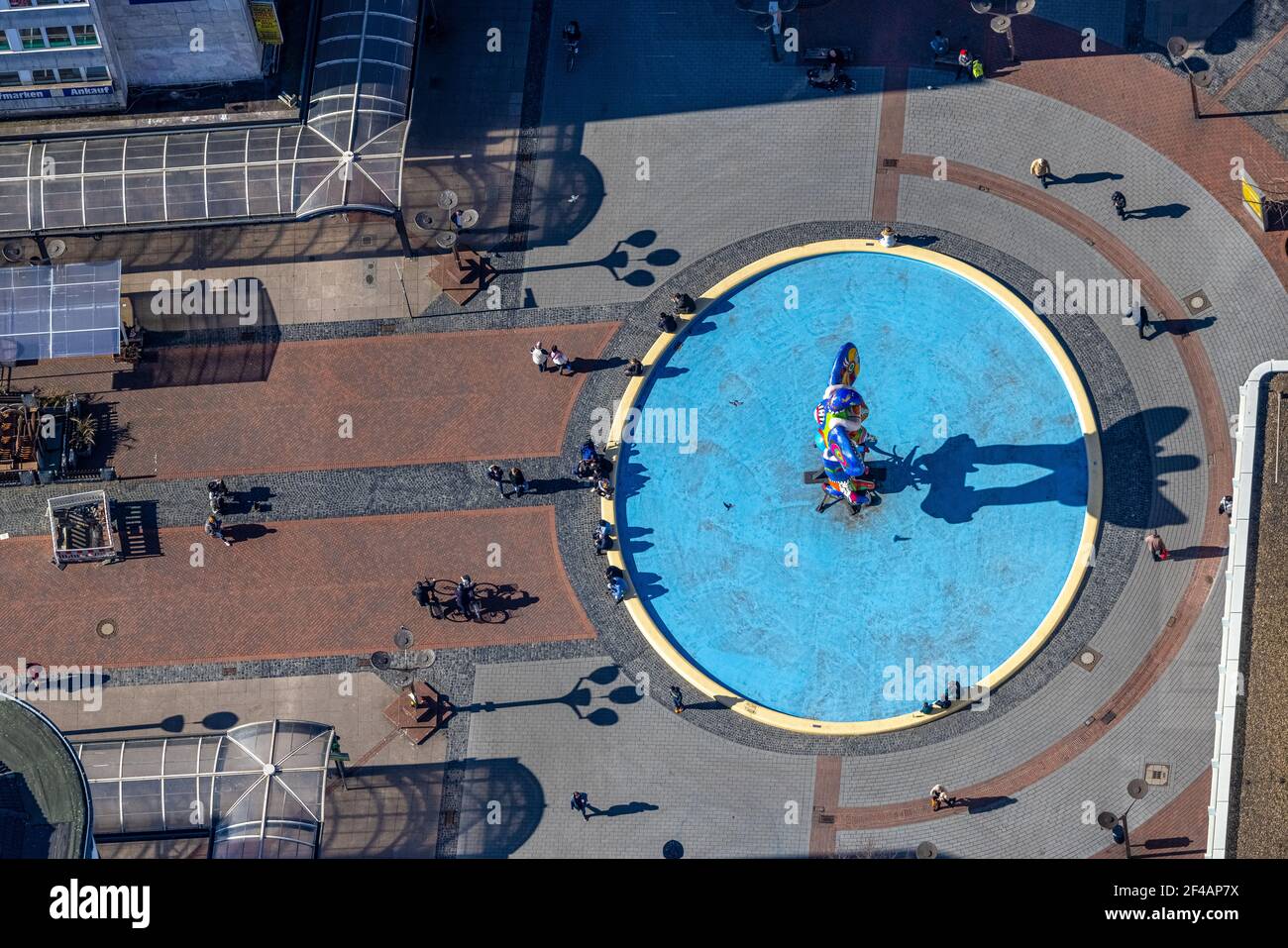 Fotografia aerea, , scultura Lifesaver nella zona pedonale Königstraße, Città Vecchia, Duisburg, Ruhr Area, Nord Reno-Westfalia, Germania, DE, Europen Foto Stock