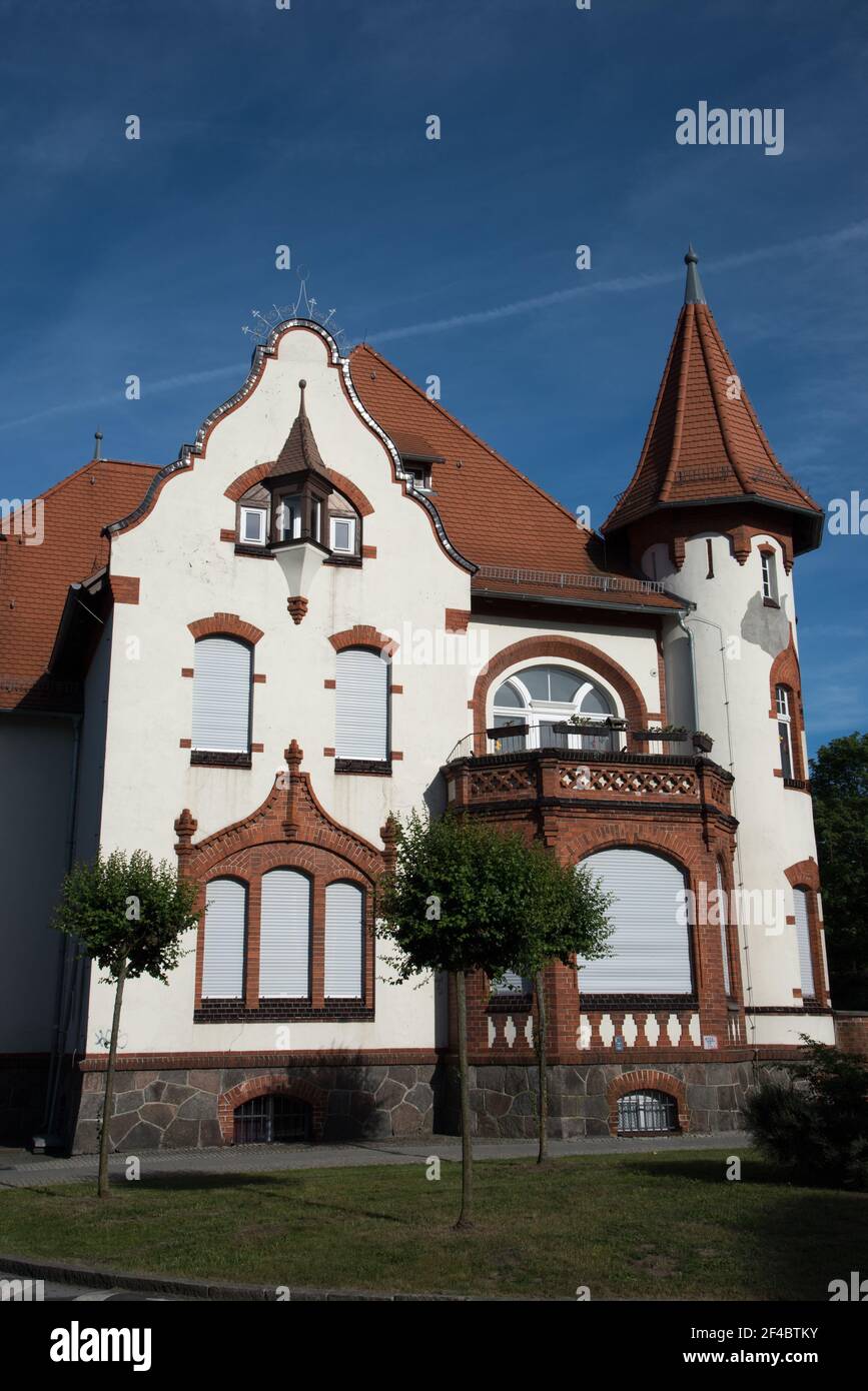 Antica casa a Jüterbog nella contea di Brandeburgo nella Germania orientale. Foto Stock
