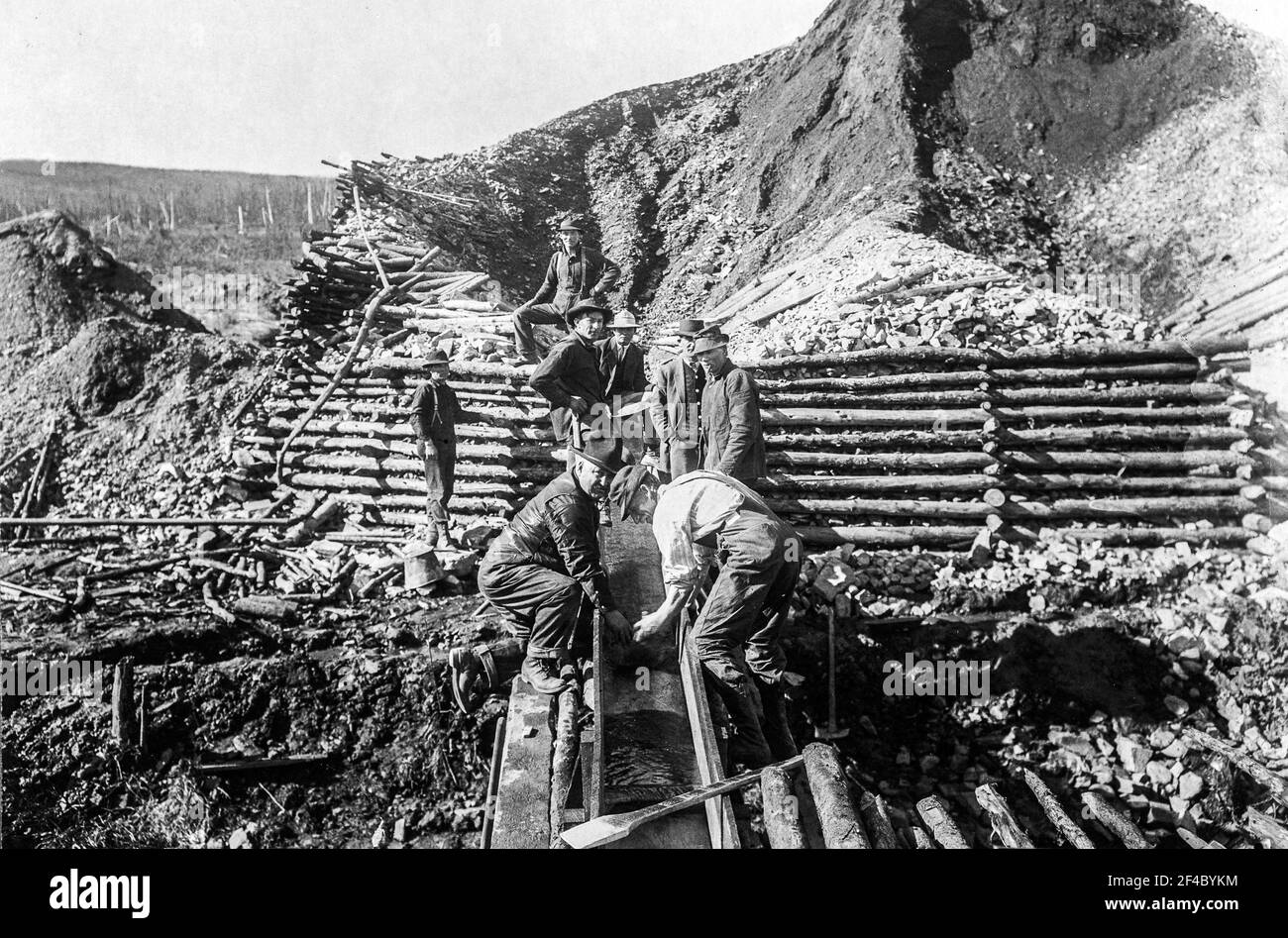 Alaska oro diggers lavaggio - 1926 Foto Stock