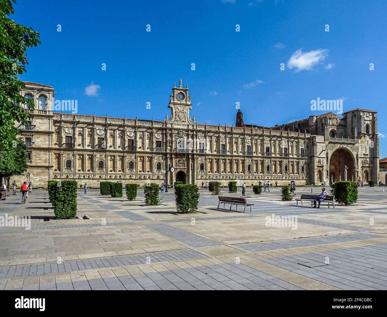 Hostal de San Marcos, un enorme edificio rinascimentale a Leon, Spagna, 15 luglio 2010 Foto Stock