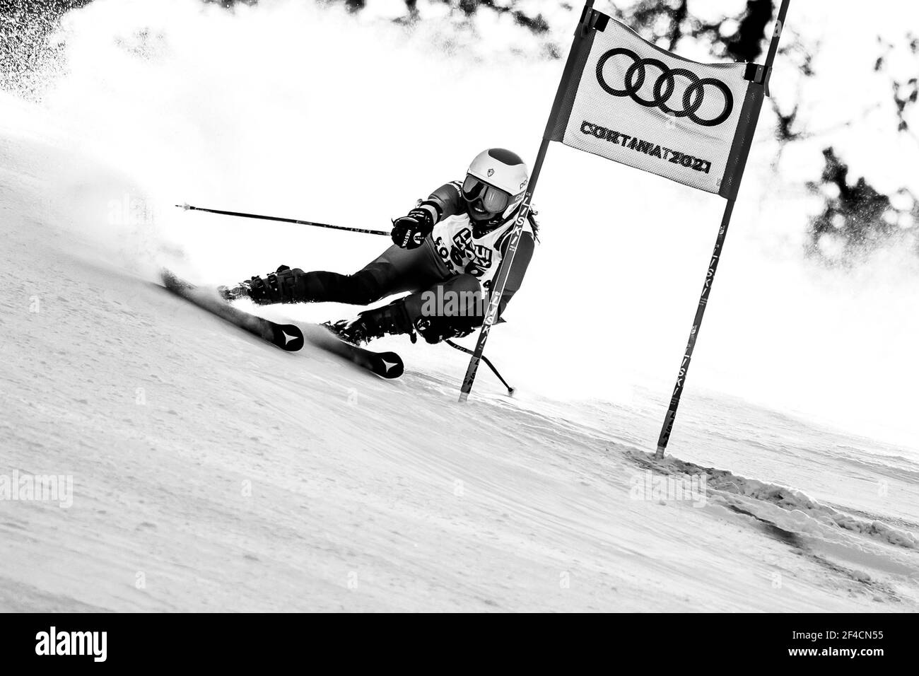 Cortina d'Ampezzo, Italia 18 febbraio 2021: AUDUNSDOTTIR Sigridur Drafn (ISL) in gara ai CAMPIONATI MONDIALI DI SCI ALPINO TELEPASS FIS 2021 Donne Foto Stock