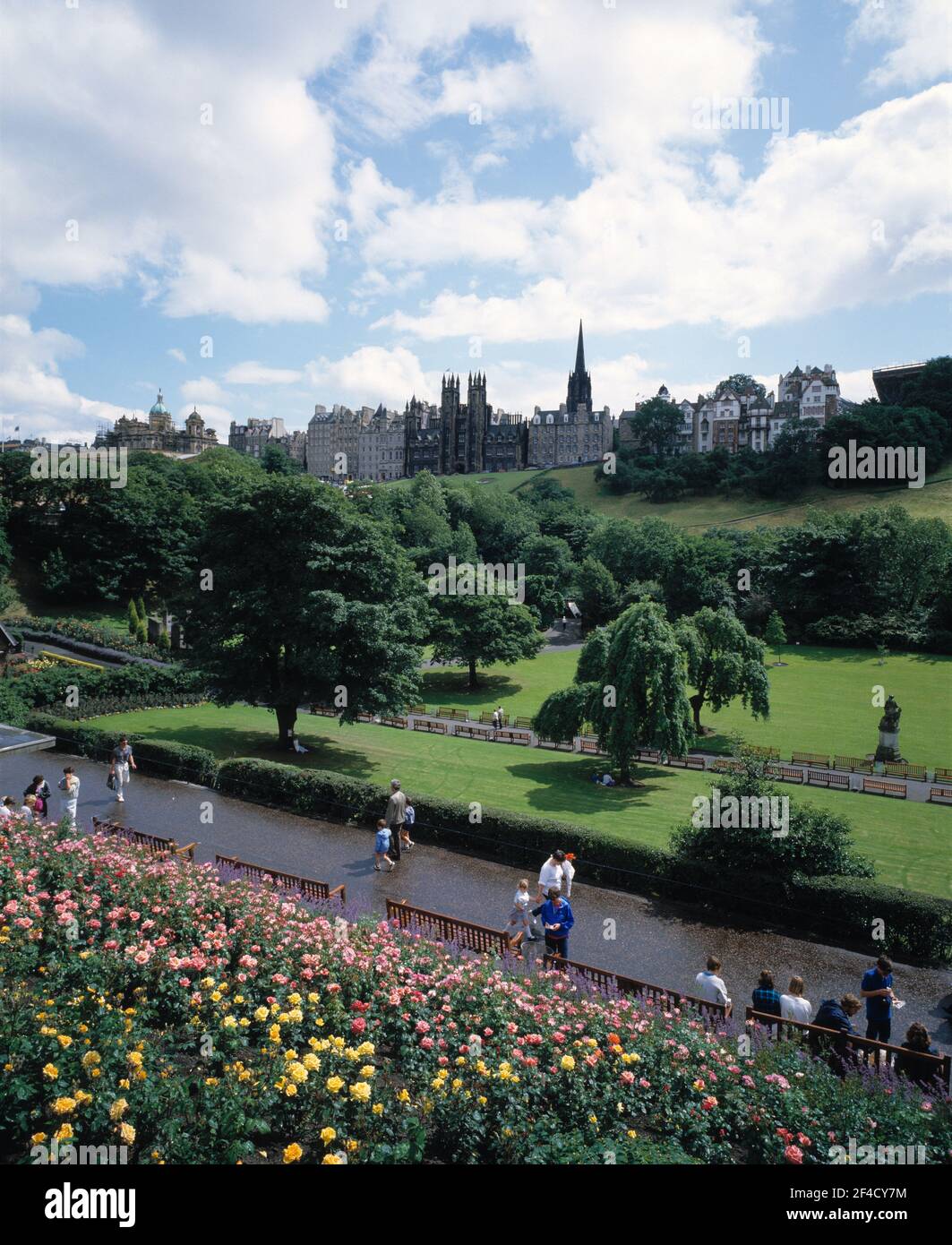 Scozia. Edimburgo. Princes Street Gardens, Castlehill e Old Town. Foto Stock