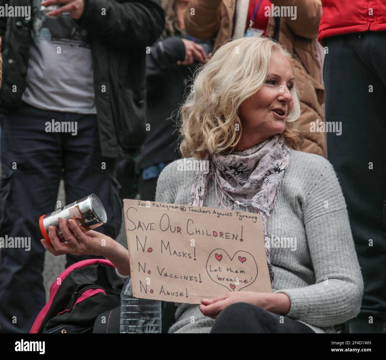 Londra UK 20 Marzo 2021 migliaia di Antilock Down, vaccini anti, e nuovi manifestanti leggi manifestanti manifestanti si sono riuniti nel centro di Hyde Londra, e hanno marciato verso Trafalgar piazza e Parlamenti piazza. Paul Quezada-Neiman/Alamy Live News Foto Stock