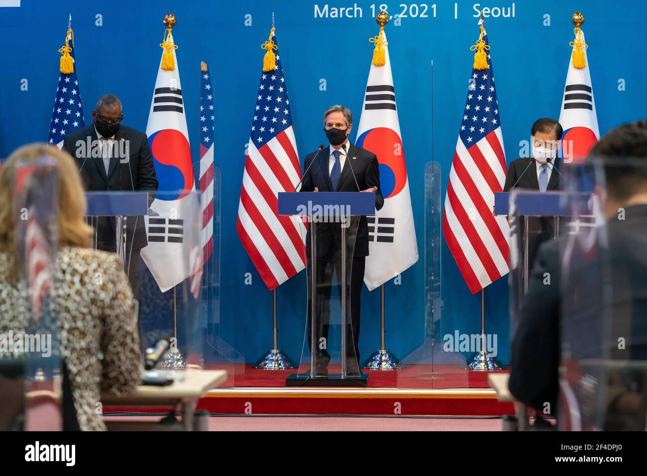 Il Segretario di Stato statunitense Antony Blinken, di destra, e il Segretario della Difesa Lloyd Austin durante una conferenza stampa congiunta con il Ministro degli Esteri coreano Chung EUI-yong e il Ministro della Difesa Suh Wook, 18 marzo 2021 a Seoul, Corea del Sud. Foto Stock