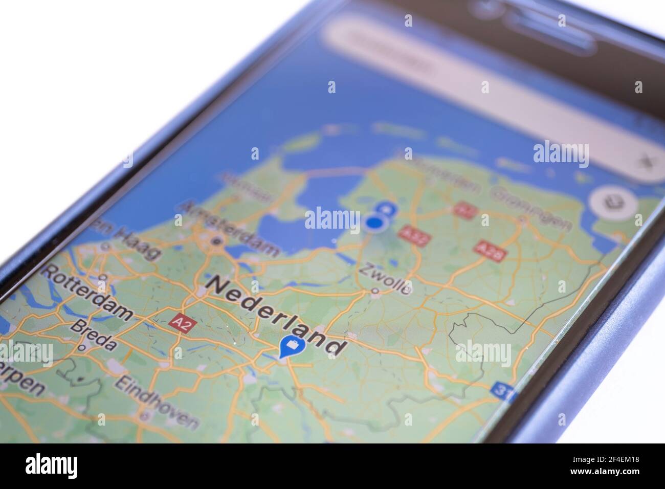 Mappa dei Paesi Bassi su smartphone. Concentratevi sulla parola Paesi Bassi. Servizio di mappatura Foto Stock