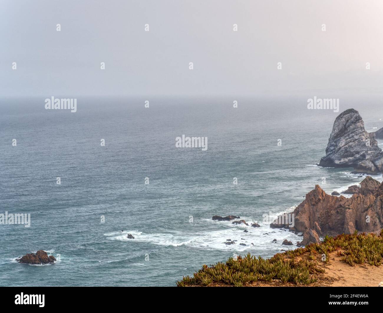 Capo Roca, Portogallo, Cabo da Roca, Oceano Atlantico, punto più occidentale Foto Stock