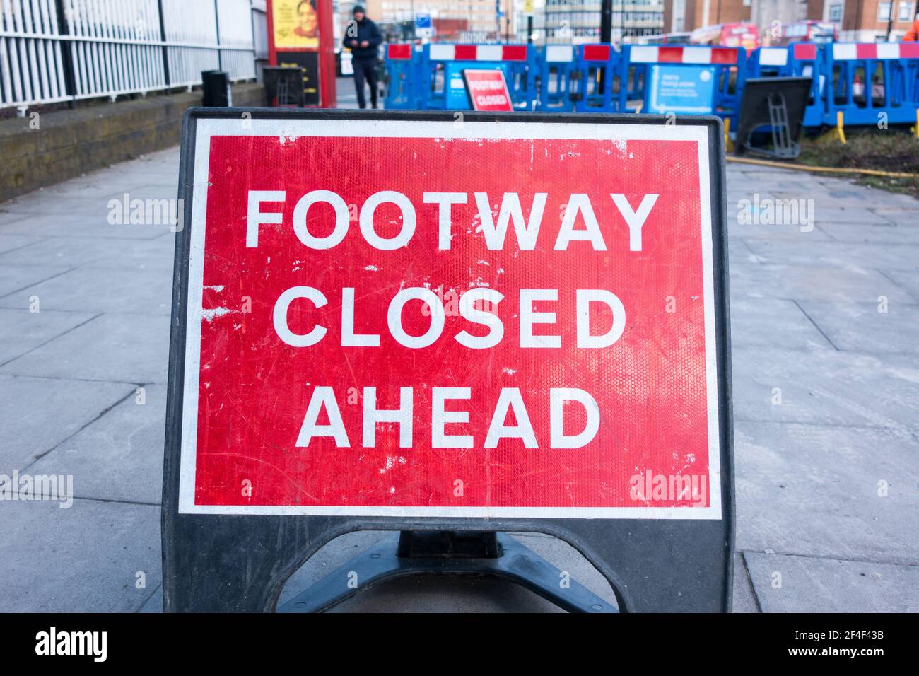 Cartello 'strada Chiusa Al Traffico' - SEG FL5611 - Foto 3