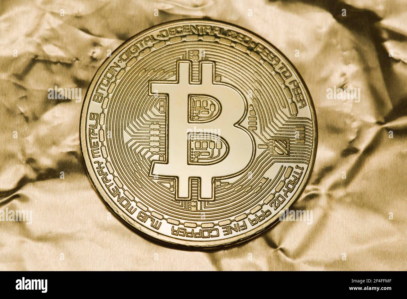 Bitcoin, sfondo dorato Foto Stock