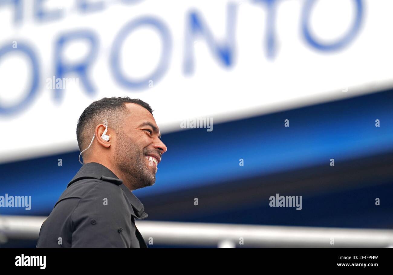 Ex giocatore di Chelsea e pundit sportivo Ashley Cole prima della partita finale del quarto della fa Cup Emirates a Stamford Bridge, Londra. Data immagine: Domenica 21 marzo 2021. Foto Stock