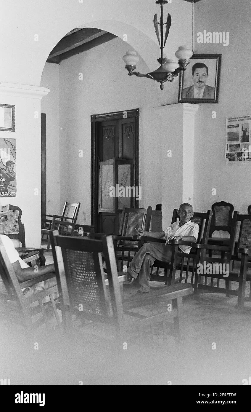 Sede del partito a Trinidad, Cuba, Sancti Spiritus (Cuba: Provincia), Trinidad (Cuba: Municipio), 1964. Dalla collezione di fotografie Deena Stryker. () Foto Stock