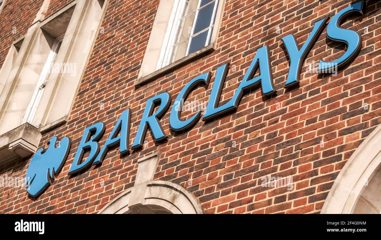 Epsom London UK, March21 2021, Barclays Bank Logo senza persone Foto Stock