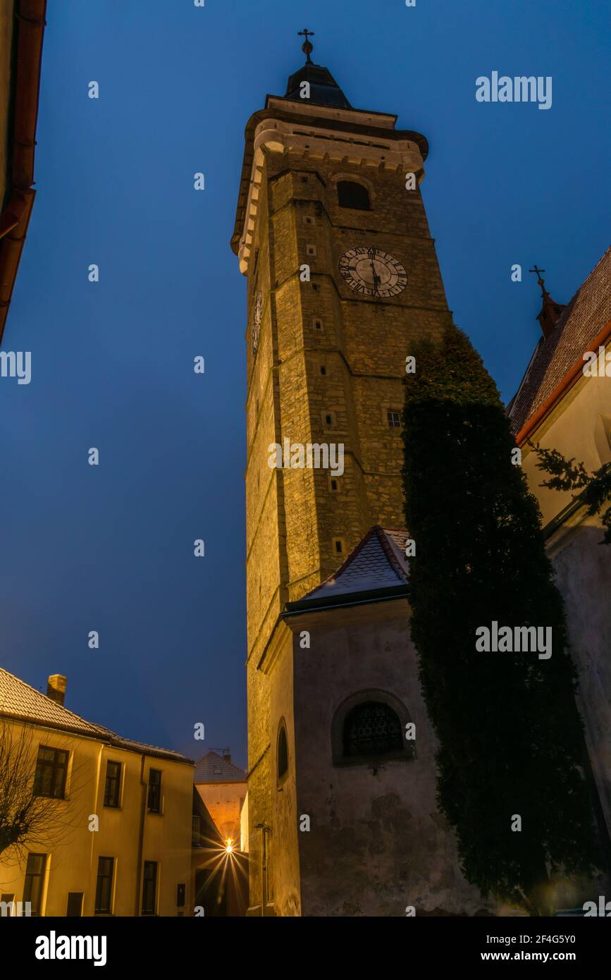 Slavonice città vecchia in inverno neve gelosa mattina con colore cielo blu Foto Stock