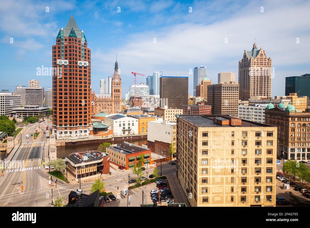 Milwaukee, Wisconsin, Stati Uniti d'America skyline del centro nel pomeriggio. Foto Stock