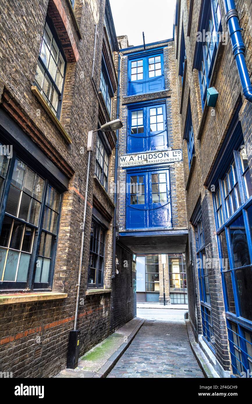 Porte di carico dell'ex W A Hudson Ltd Arredamento Brassfonders workshop, Shoreditch, Londra, UL Foto Stock
