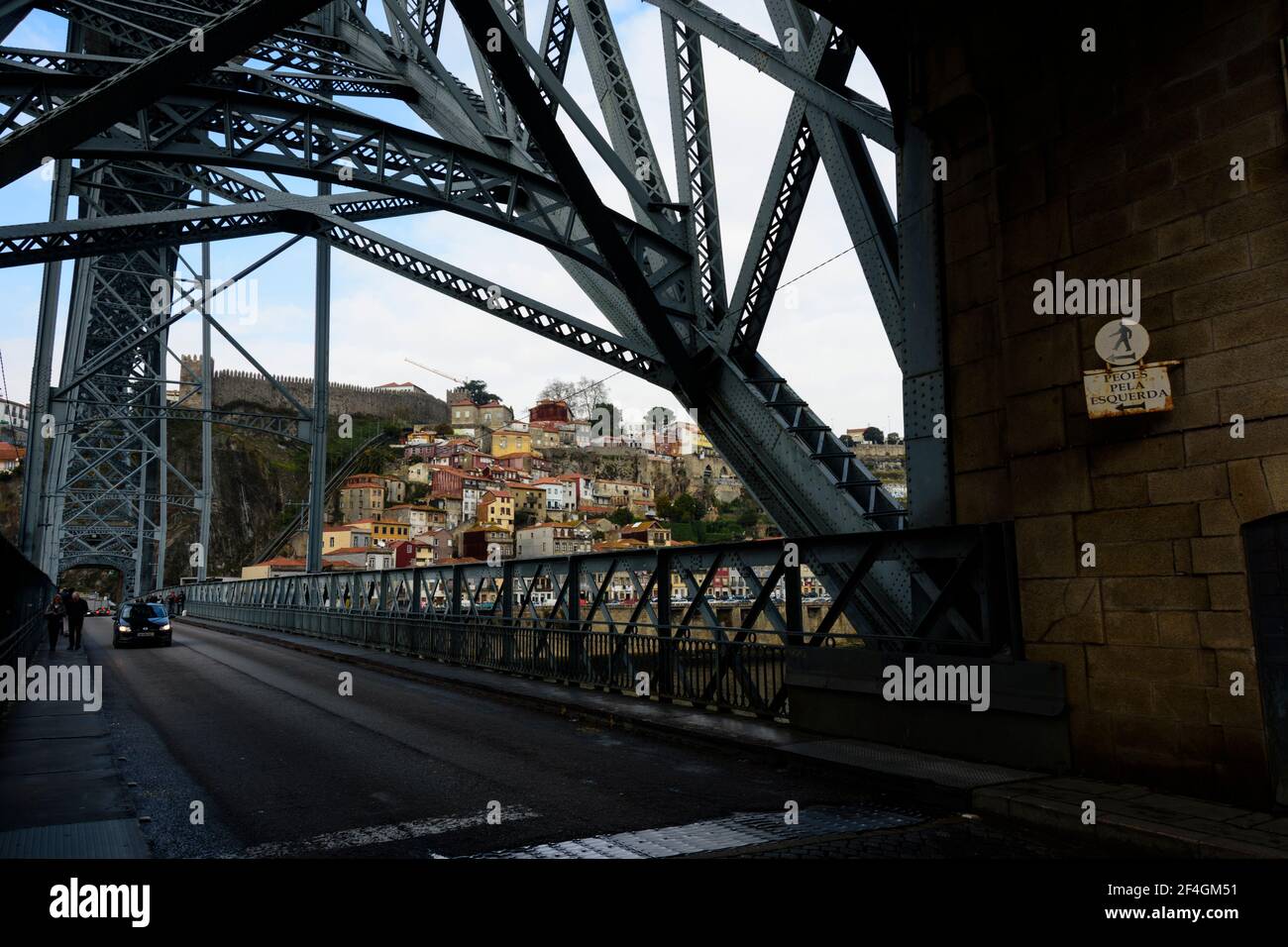 Pavimentazione sul ponte Luis i, Porto, Portogallo Foto Stock