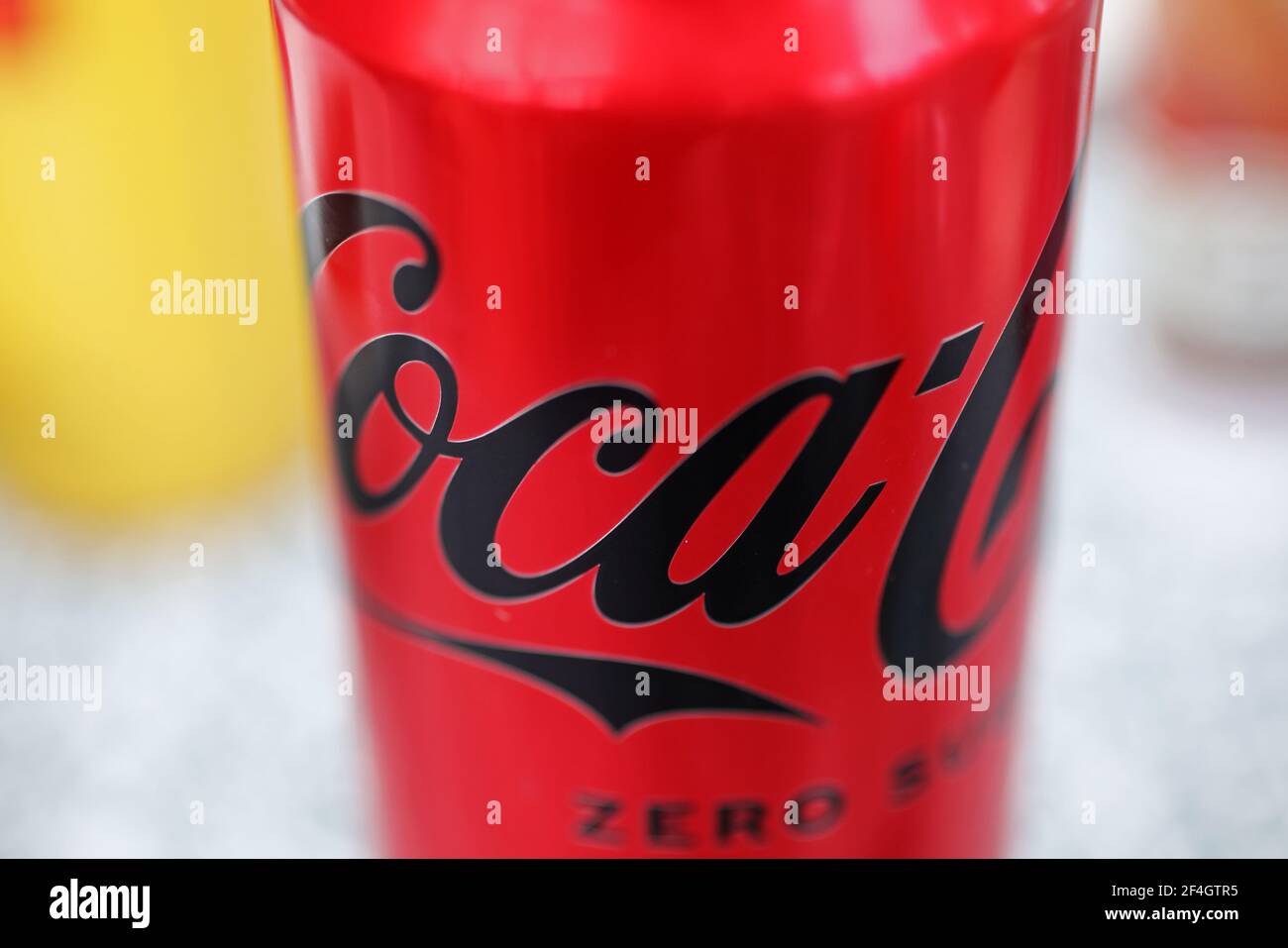 Coca-Cola zero Sugar è una nuova Coca-Cola senza zucchero che sembra e ha un sapore più simile all'originale. Foto Stock