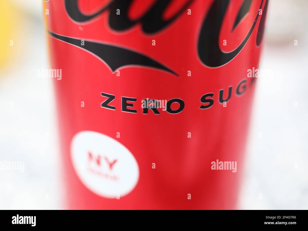 Coca-Cola zero Sugar è una nuova Coca-Cola senza zucchero che sembra e ha un sapore più simile all'originale. Foto Stock