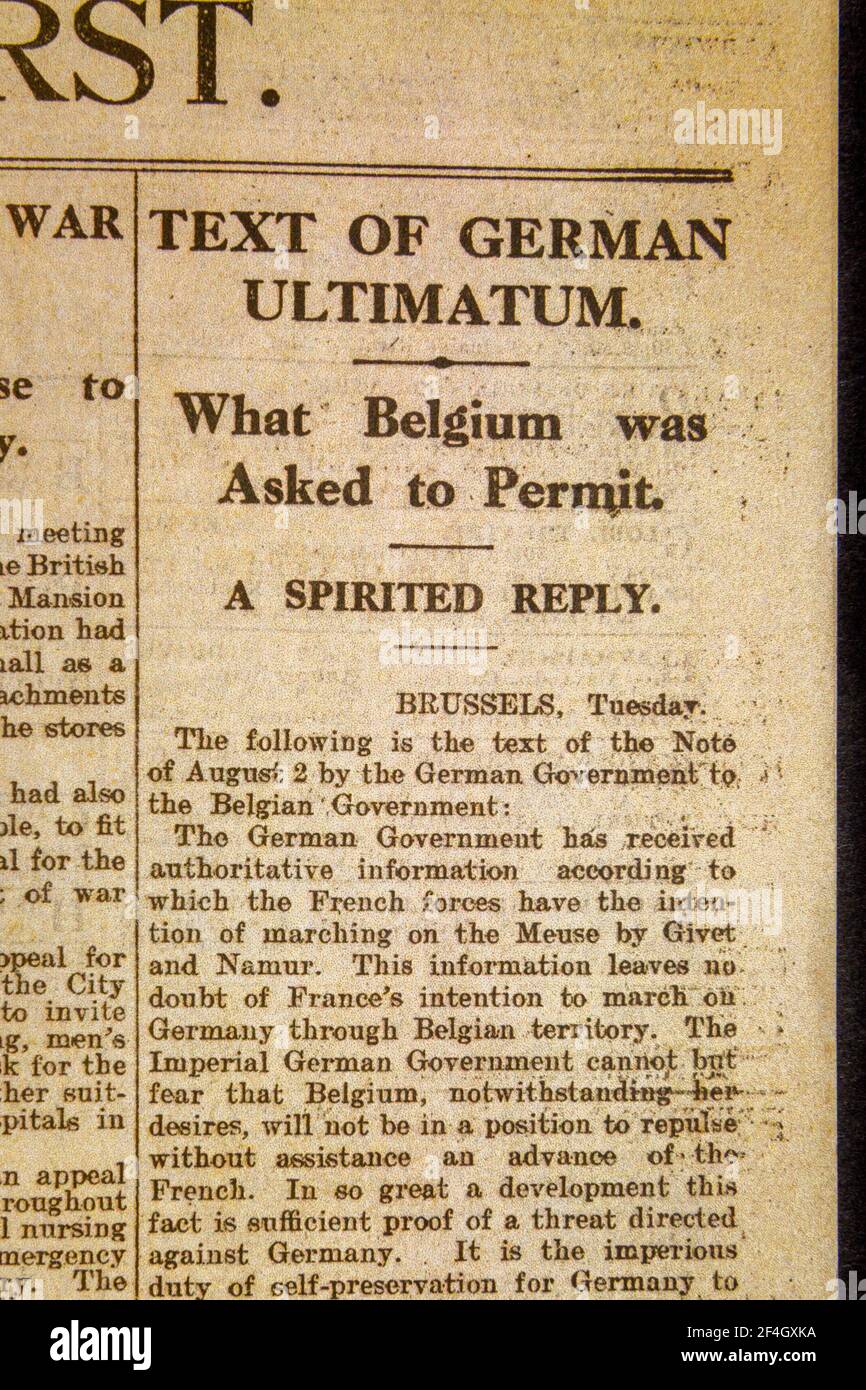 "Testo dell'ultimatum tedesco" titolo: La Germania avanzerà a "fare" da parte dell'aggressione francese, quotidiano Daily News & Reader il 5 agosto 1914. Foto Stock