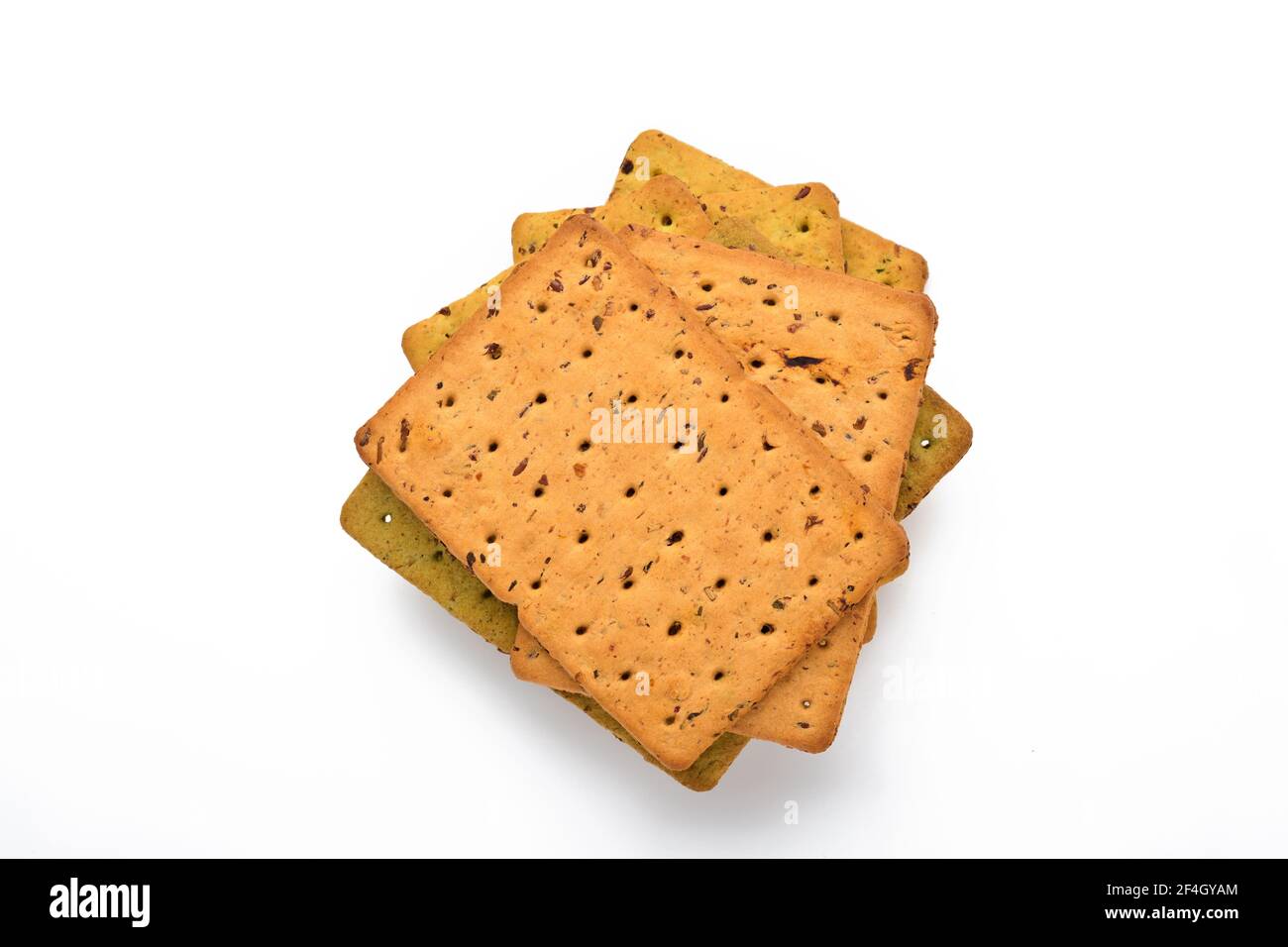 Cracker con semi di lino e crusca di avena forma rettangolare per una dieta sana, dietetica ed equilibrata isolata su sfondo bianco. Snack per una corretta alimentazione Foto Stock