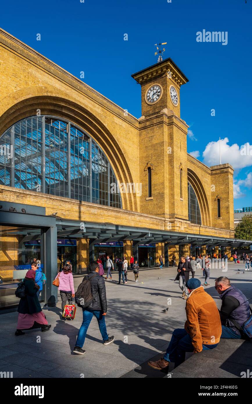 London King's Cross Station, King's Cross London - Kings Cross Railway Station nel centro di Londra UK. Aperto nel 1852, l'architetto originale Lewis Cubitt. Foto Stock