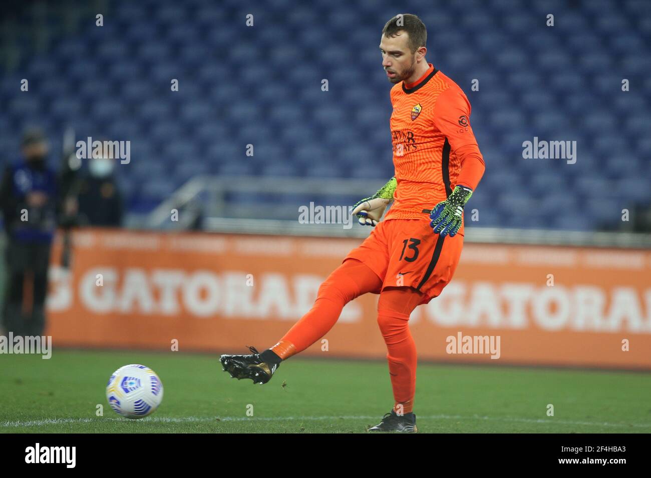 Roma, Italia. 21 Mar 2021. ROMA, Italia - 21.03.2021: PAU LOPEZ (ROMA) in azione durante la Serie Italiana UNA partita di calcio del campionato 2021 tra ROMA e NAPOLI allo stadio Olimpico di Roma. Credit: Agenzia fotografica indipendente/Alamy Live News Foto Stock