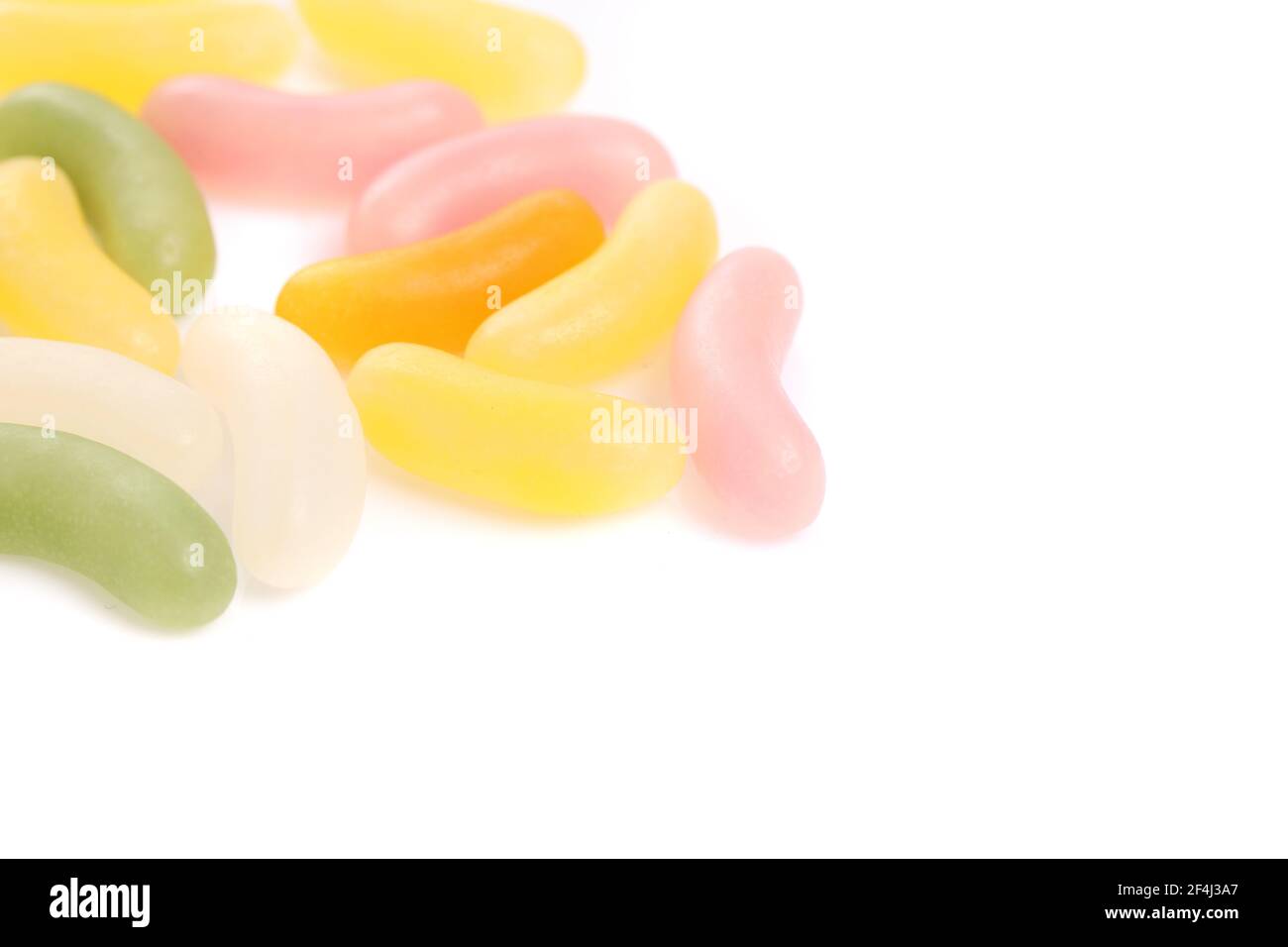 Zucchero dolce caramellato di gelatina colorato isolato su sfondo bianco Foto Stock