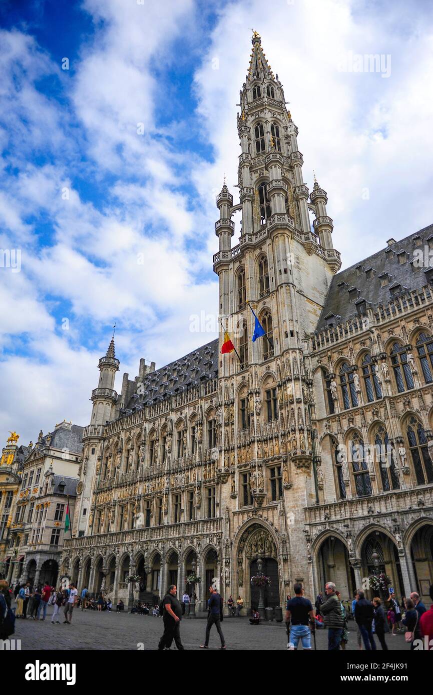 Bruxelles, Belgio - 13 luglio 2019: Il municipio di Burssels sulla piazza Grand Place nella città di Bruxelles, Belgio Foto Stock