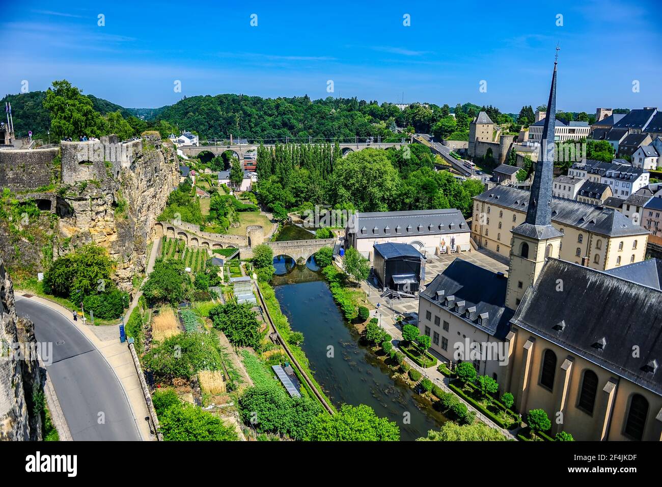 Lussemburgo città, Lussemburgo - 16 luglio 2019: Bella e accogliente città vecchia della città di Lussemburgo in Europa in una giornata estiva di sole Foto Stock