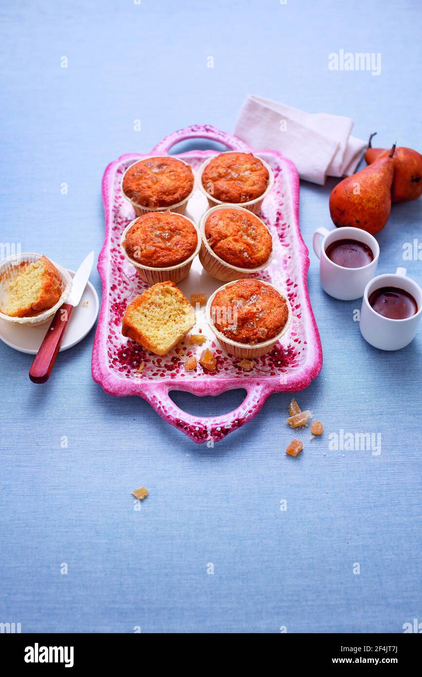 Muffin con pere e zenzero candito Foto Stock