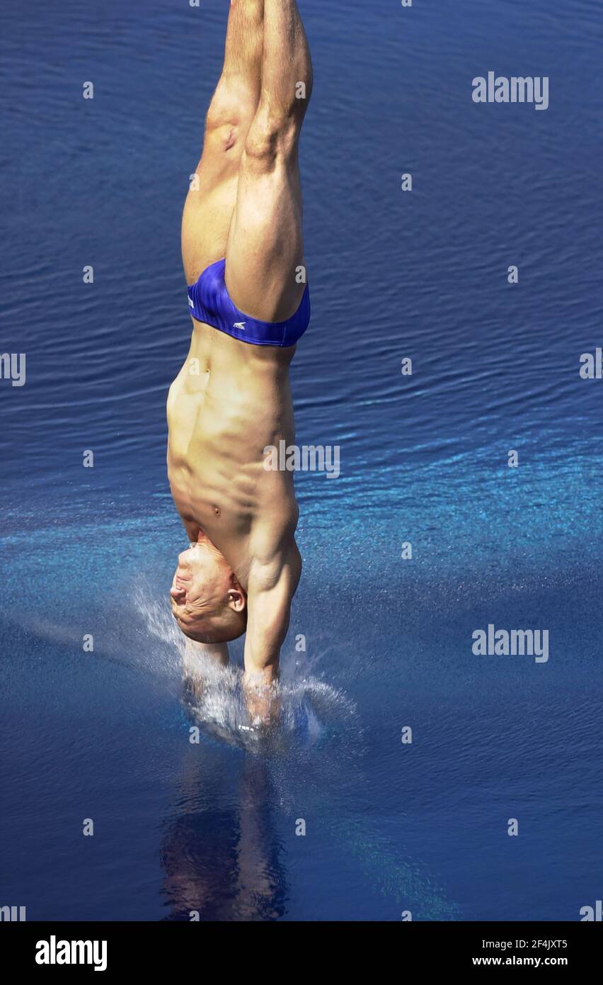 Mark Shipman, Gran Bretagna durante la finale di immersione della Coppa del mondo di nuoto, a Barcellona 2003. Foto Stock