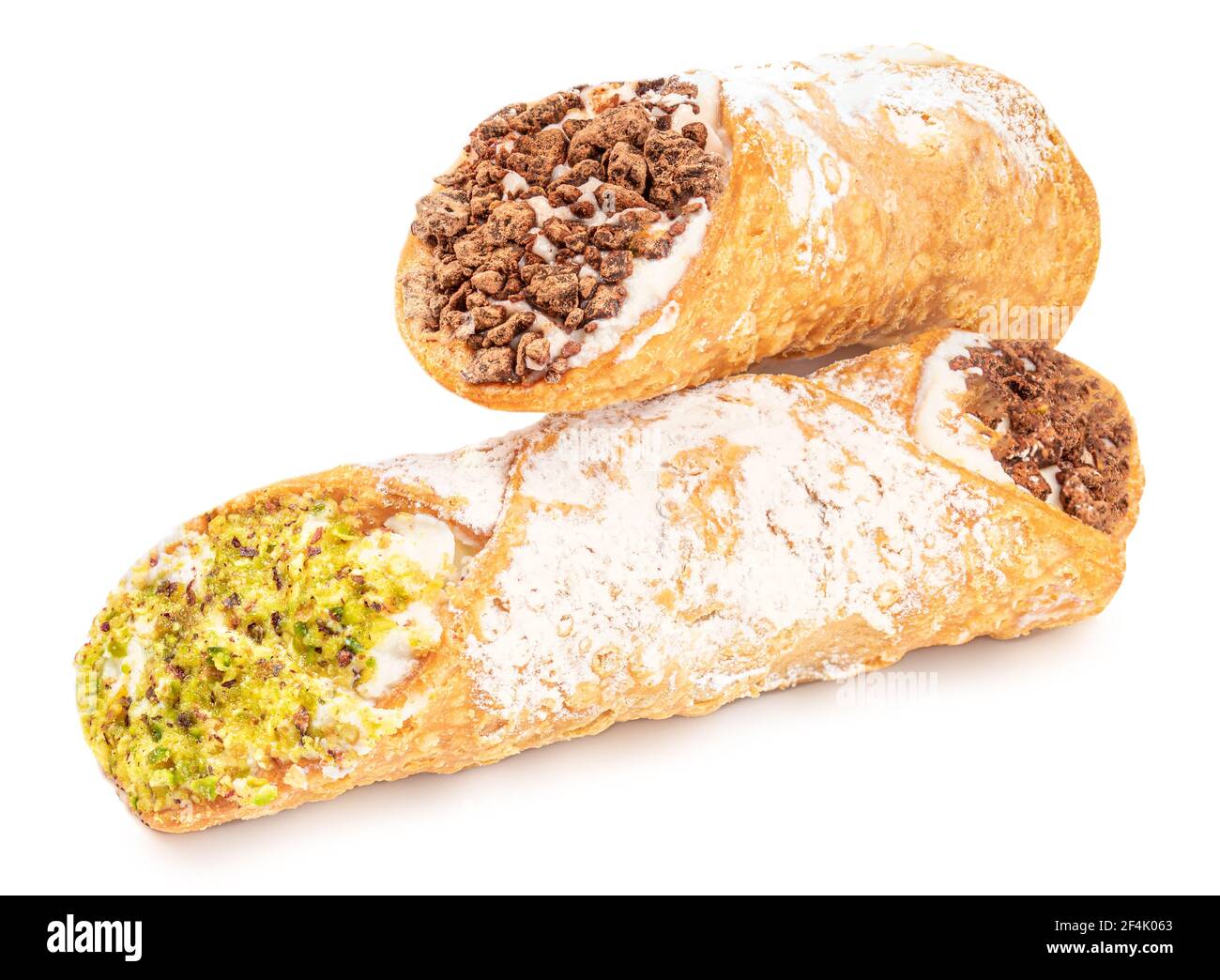 Cannoli siciliani isolati su sfondo bianco. Dolce Cannolo dessert italiano Foto Stock