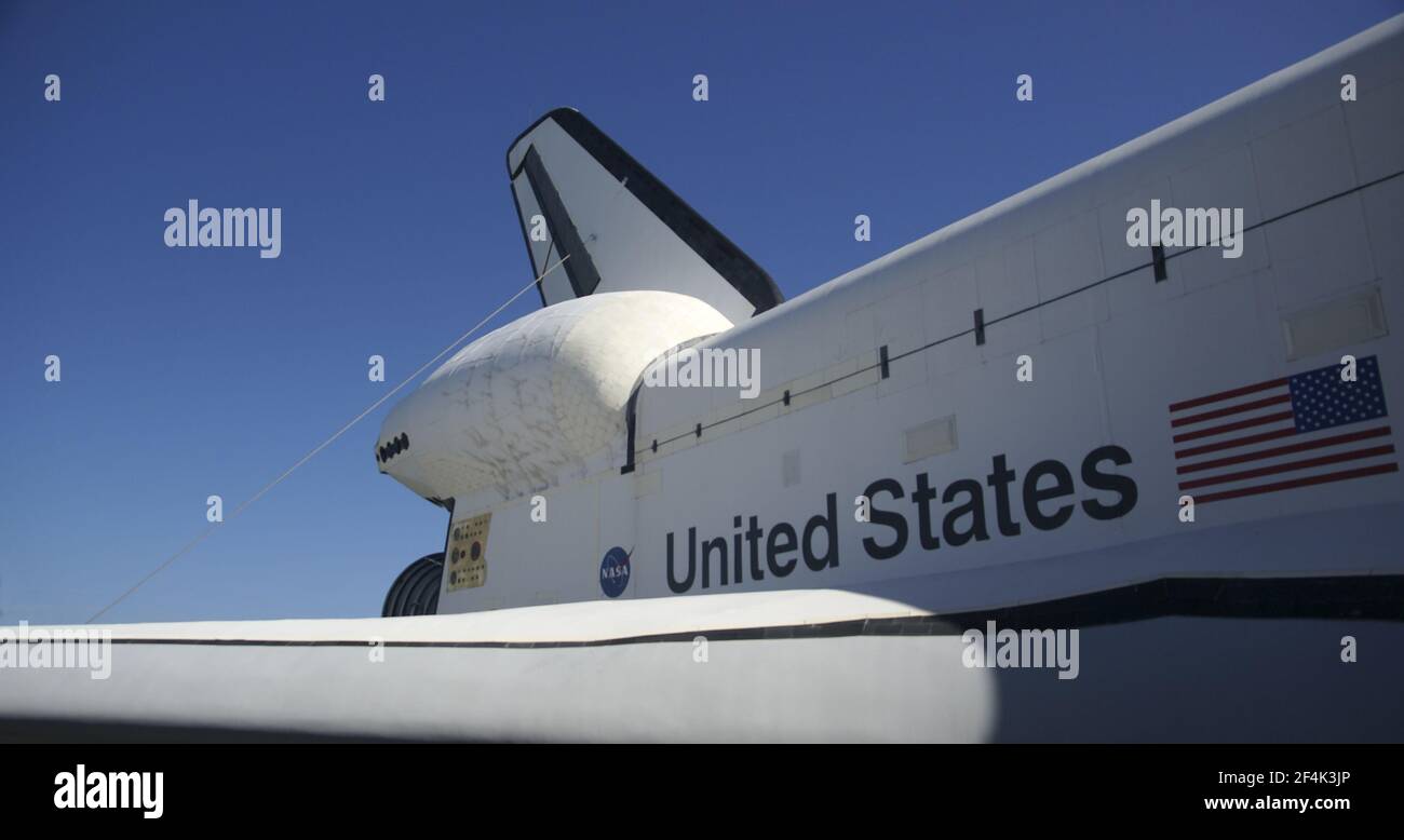TITUSVILLE, STATI UNITI - 22 dicembre 2009: L'esterieur della navetta spaziale con il logo della NASA e la bandiera americana Foto Stock
