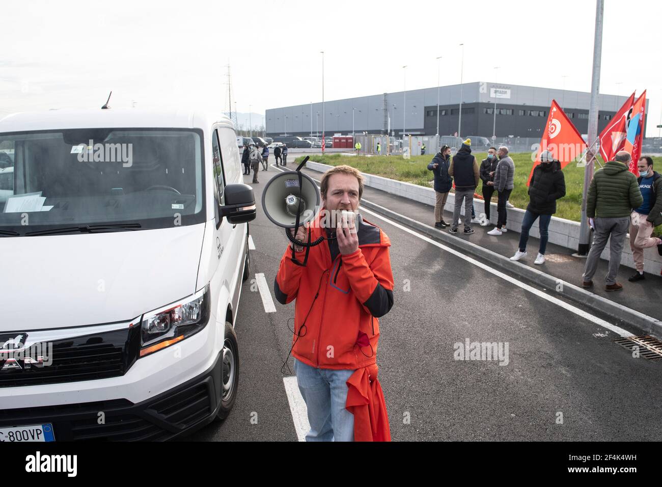 Castegnato, Brescia, Italia. 22 marzo 2021. Amazon driver sciopero  nazionale per chiedere più diritti Credit: Matteo Biatta/ZUMA Wire/Alamy  Live News Foto stock - Alamy
