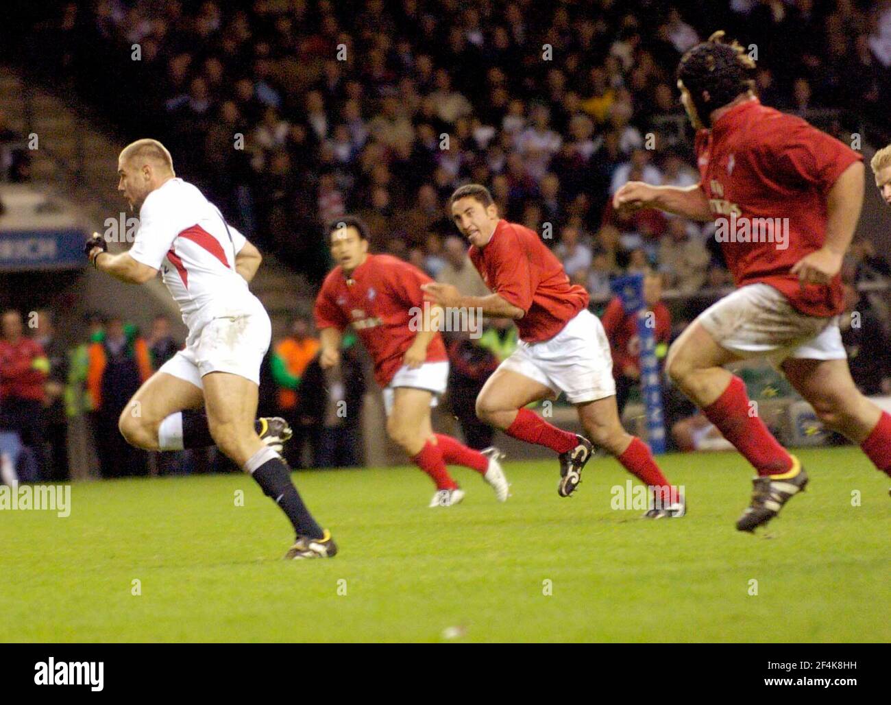 BAR RUGBY ENGLAND V NZ AL TWICKENHAM BEN COHEN 20/12/2003 FOTO DAVID ASHDOWNRUGBY Foto Stock