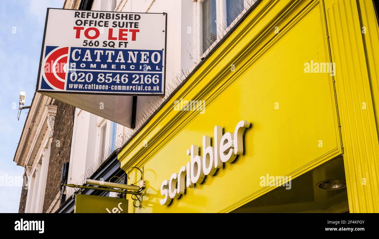 Londra UK, marzo 22 2021, Scribbler Shop Front con uffici per Let sopra e senza persone Foto Stock
