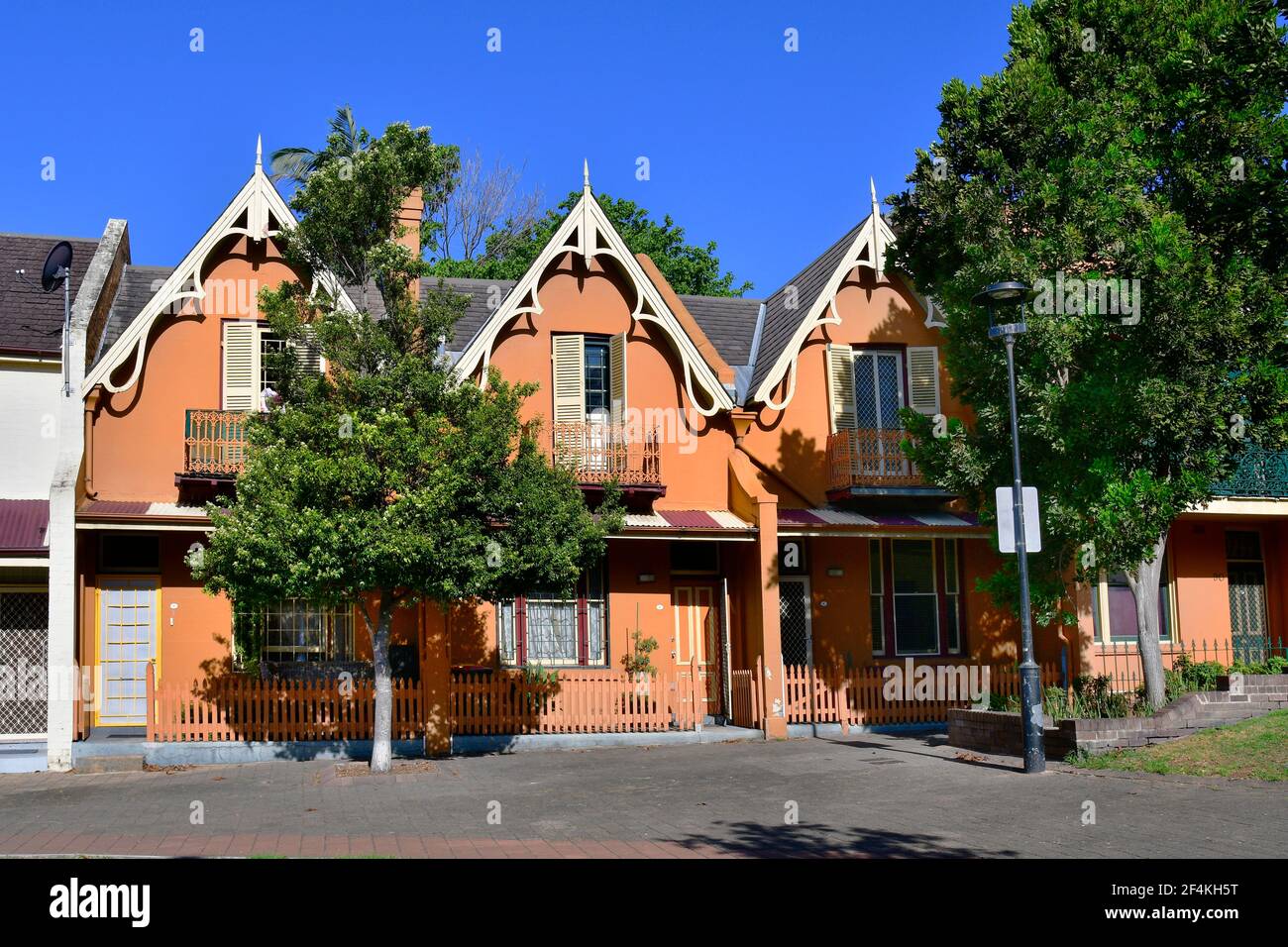 Sydney, NSW, Australia - 31 Ottobre 2017: case colorate nella vecchia struttura in Wooloomooloo quartiere della capitale nel Nuovo Galles del Sud Foto Stock