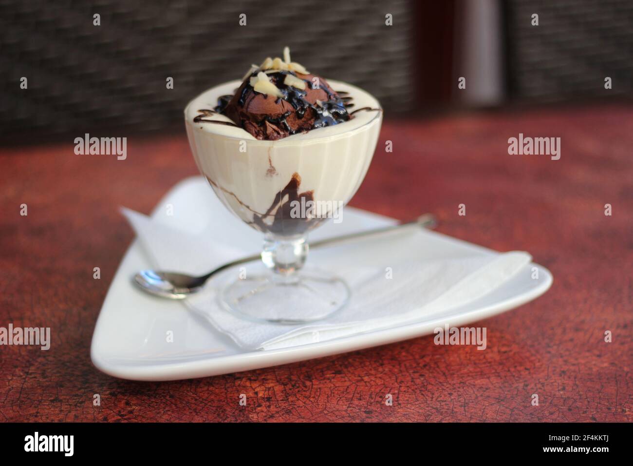 Cibo ristorante con ingredienti freschi - gelato al cioccolato dezert Foto Stock