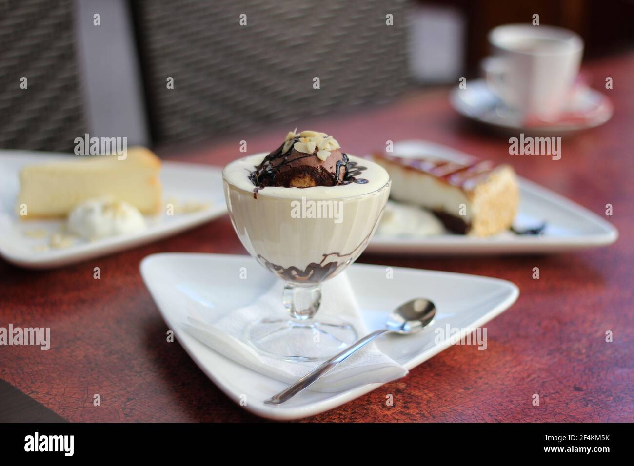 Cibo ristorante con ingredienti freschi - gelato al cioccolato dezert Foto Stock