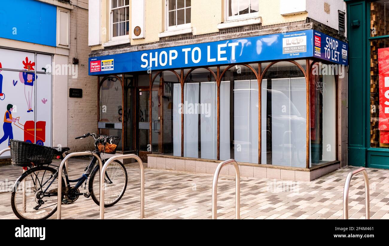 Londra UK, marzo 22 2021, Empty High Street Shops o Stores to Let durante il Covid-19 Coronavirus Lockdown con incresing Businness fallimenti Foto Stock