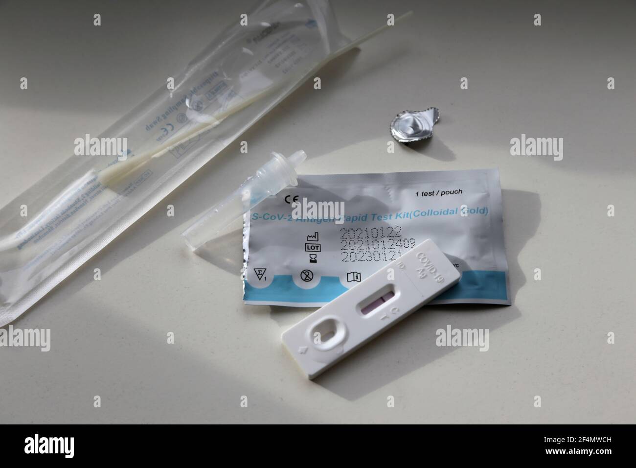 Amburgo, Germania, 22. Marzo 2021, Corona Antigen Rapid Test Kit Foto Stock