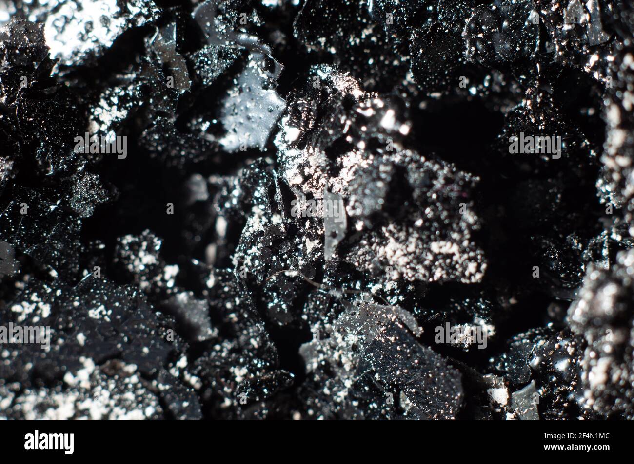 Catrame e catrame nero depositi nel camino primo piano, macro fotografia  Foto stock - Alamy