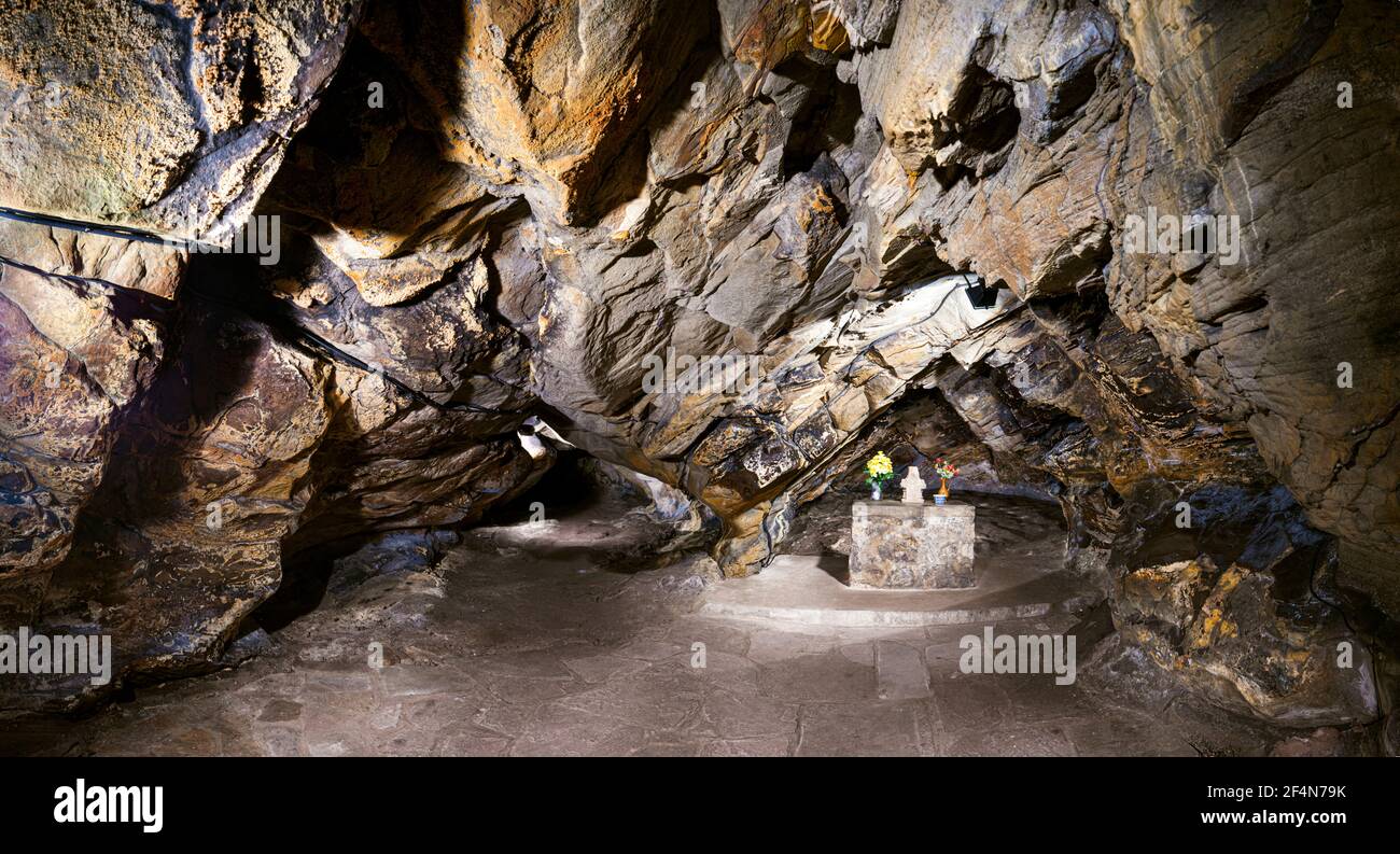 St Fillans Cave nel villaggio di pescatori di Pittenweem, nell'East Neuk di Fife, Scozia Regno Unito - Saint Fillan era un eremita/monaco del VII secolo. Foto Stock