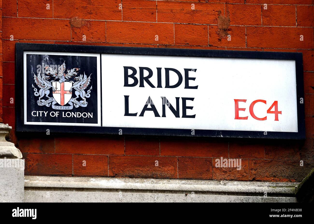 Londra, Inghilterra, Regno Unito. Cartello City of London Street: Bride Lane EC4 Foto Stock