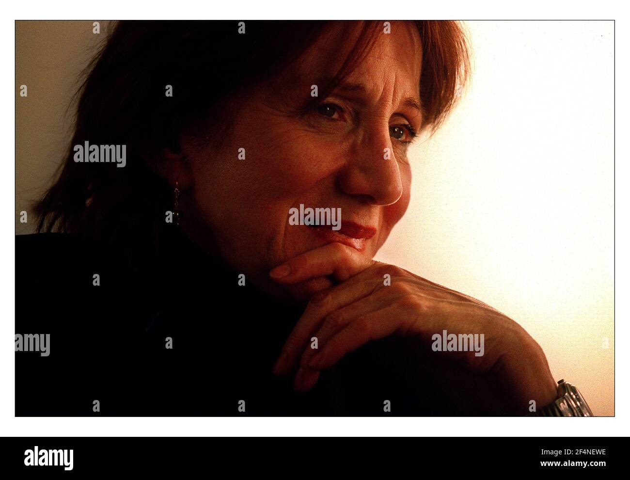 Olympia Dukakis a Londra al Royal Court Theatre. Apr 2001 Foto Stock