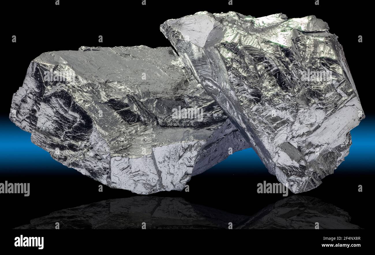 Il cromo è un elemento chimico con il simbolo Cr e il numero atomico 24. Foto Stock