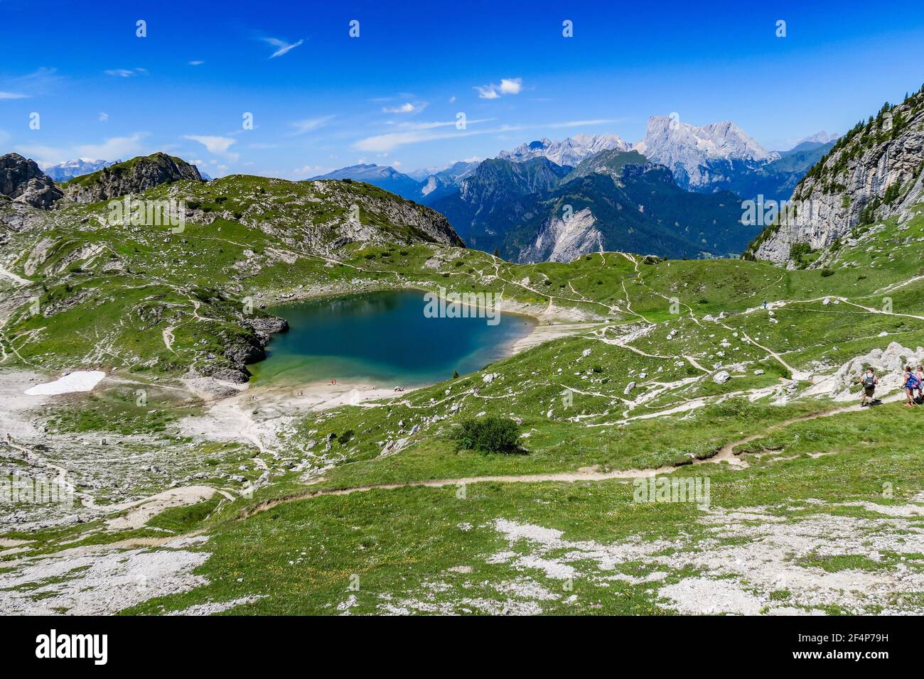 Piccolo lago glaciale, Dolomiti, Alpi Italiane Foto Stock